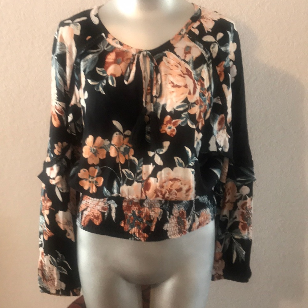 NWT Cute long sleeve top